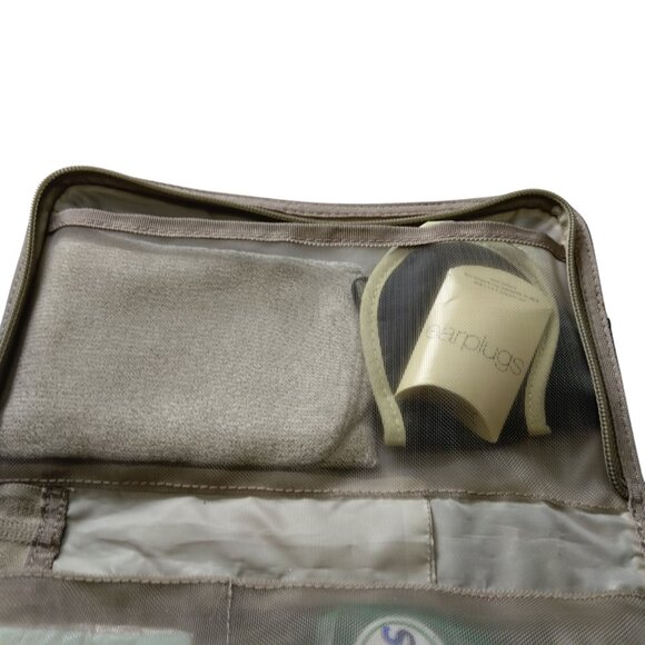 NEW United Airlines Amenity Toiletry Travel Bag Zip Around With Contents - Picture 7 of 9